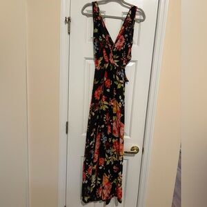 Elegant Floral Maxi Dress in Black